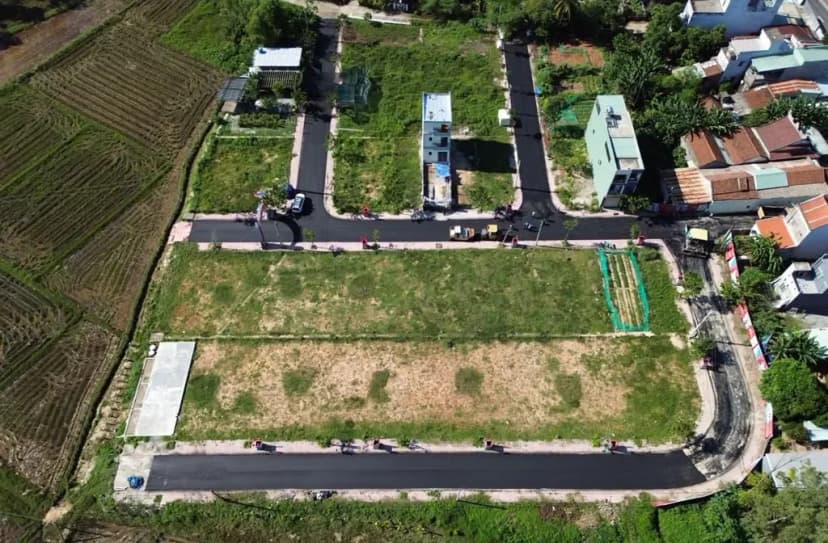 CHỈ 9XX TRIỆU – SỞ HỮU LÔ ĐẤT GÓC NGAY NGÃ 4 QUÁN GÒ!