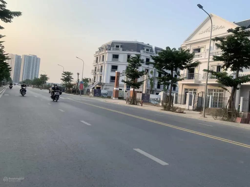Main-Cho thuê nhà nguyên căn mặt phố Thành Trung/Trâu Quỳ 90m2 mtien 6m 5 tầng kinh doanh-2