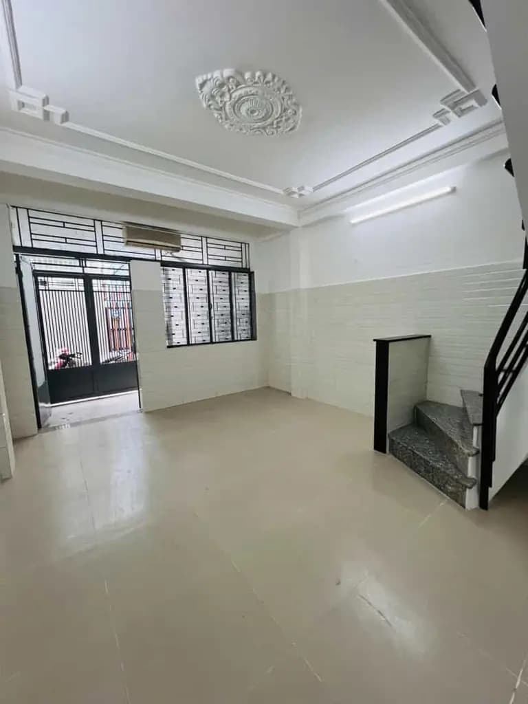 Main-NHÀ NGAY KHU PHỐ ẨM THỰC PHAN XÍCH LONG – GẦN MẶT TIỀN – CHỈ 6,2 TỶ-0