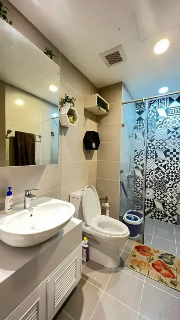 KẸT TIỀN CẦN BÁN GẮP căn hộ The Splendor, 3.85 tỷ, 122 m², 2PN 2WC, nội thất đầy đủ, SHR
