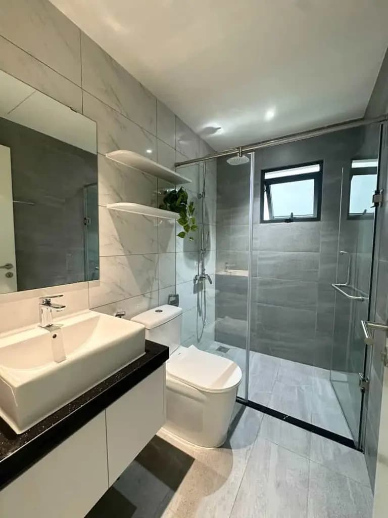 XUẤT NGOẠI CẦN BÁN GẤP căn hộ Vĩnh Hội, Q.4, 5.05 tỷ, 90 m², 2PN2WC, nội thất đầy đủ, SHR