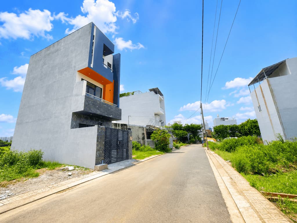 Main-BÁN NHÀ 3 TẦNG MỚI TINH – ĐƯỜNG XE HƠI 7M – NGUYỄN XIỂN – NGAY VINHOMES GRAND PARK-2