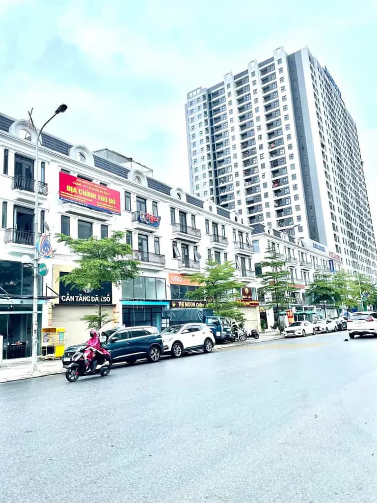 Main-Cho thuê nhà nguyên căn mặt phố Thành Trung/Trâu Quỳ 90m2 mtien 6m 5 tầng kinh doanh-1