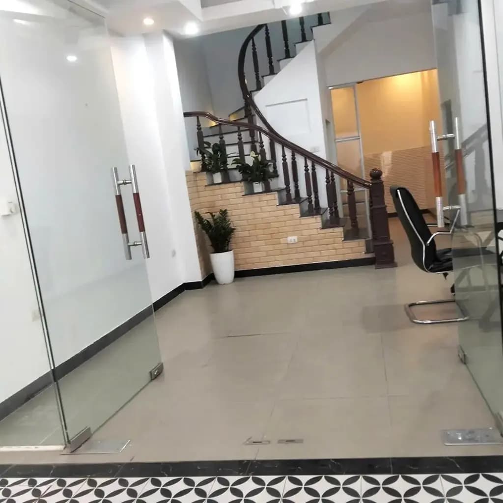 Main-Cho thuê nhà ngõ 690 LẠC LONG QUÂN, Tây Hồ. 15 triệu/tháng. Cho thuê: Văn phòng nhỏ, Hộ GĐ, Nhóm ít người. KO CHDV, KO Người Nước Ngoài.-3