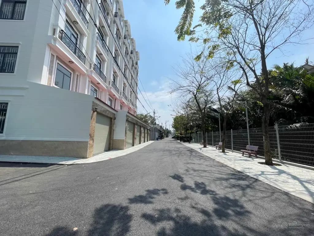 Main-Bán Nhà xây sẵn 1 trệt 3 lầu, giá 7-8 tỷ,cách cầu Bình Triệu 2km,sổ sẵn NH cho vay 70% giá trị nhà-3