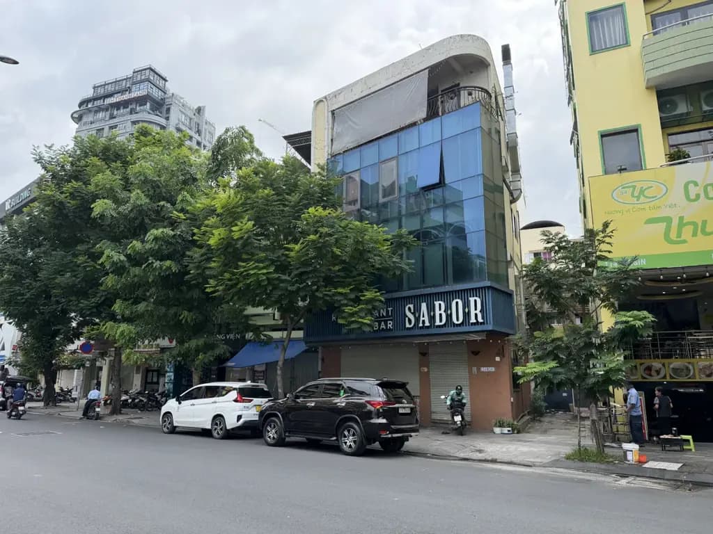 Main-Chính chủ bán nhà Q1 siêu rẻ, mặt tiền lớn 114Bis+114/1+114/2+114/3+114/4+114/5 Yersin-0