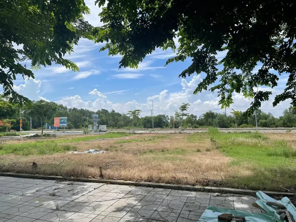 Main-Bán gấp lô 100m2 giá 2.78 tỷ kế bên chung cư đang xây tại Dragon Pearl-5