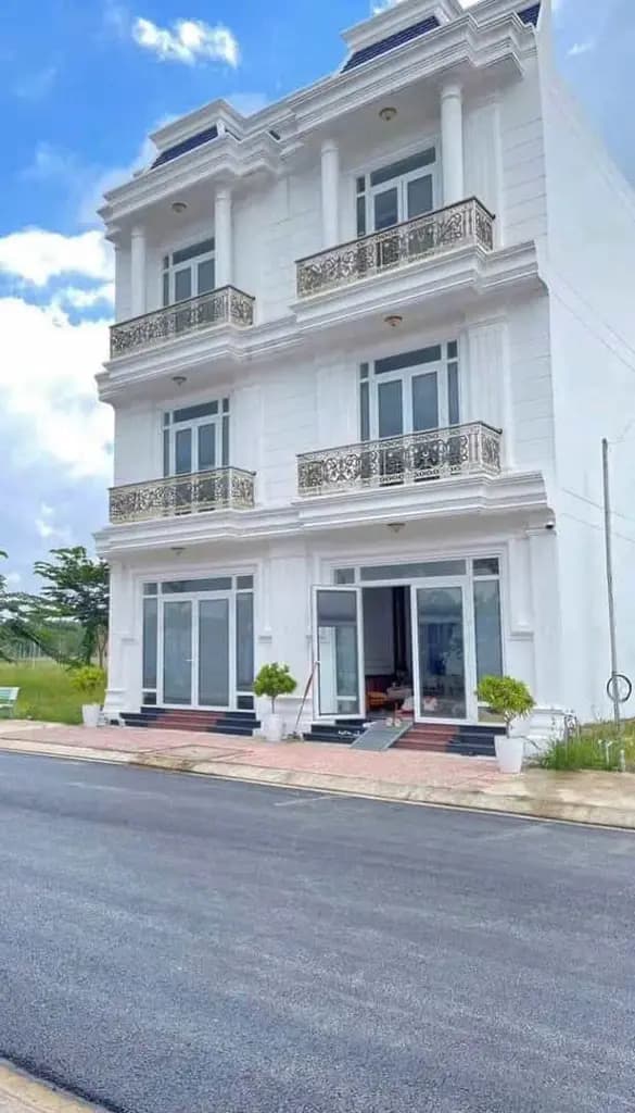 Main-Nhà phố 70m2 chỉ 1 tỷ 139 triệu ngay Khu công nghiệp VSIP 2, Hồ Chí Minh.-0