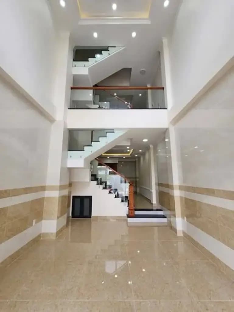 Main-Bán Nhà xây sẵn 1 trệt 3 lầu, giá 7-8 tỷ,cách cầu Bình Triệu 2km,sổ sẵn NH cho vay 70% giá trị nhà-1