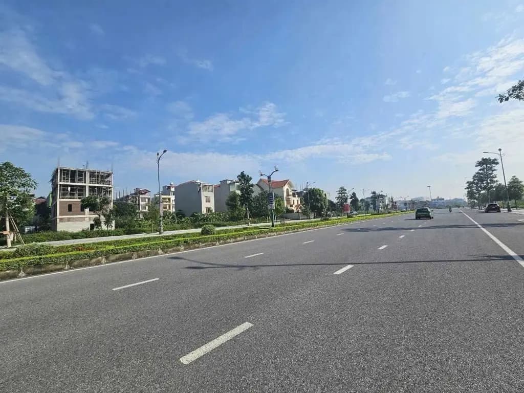 Main-Bán đất biệt thự KĐT đại hoàng long dãy OBT26 mặt đường lý thánh tông rộng 53m. Thông 2 đầu. Diện tích 270m mặt tiền 15m hướng tây bắc & đông nam. Phường võ cường tỉnh bắc ninh-2