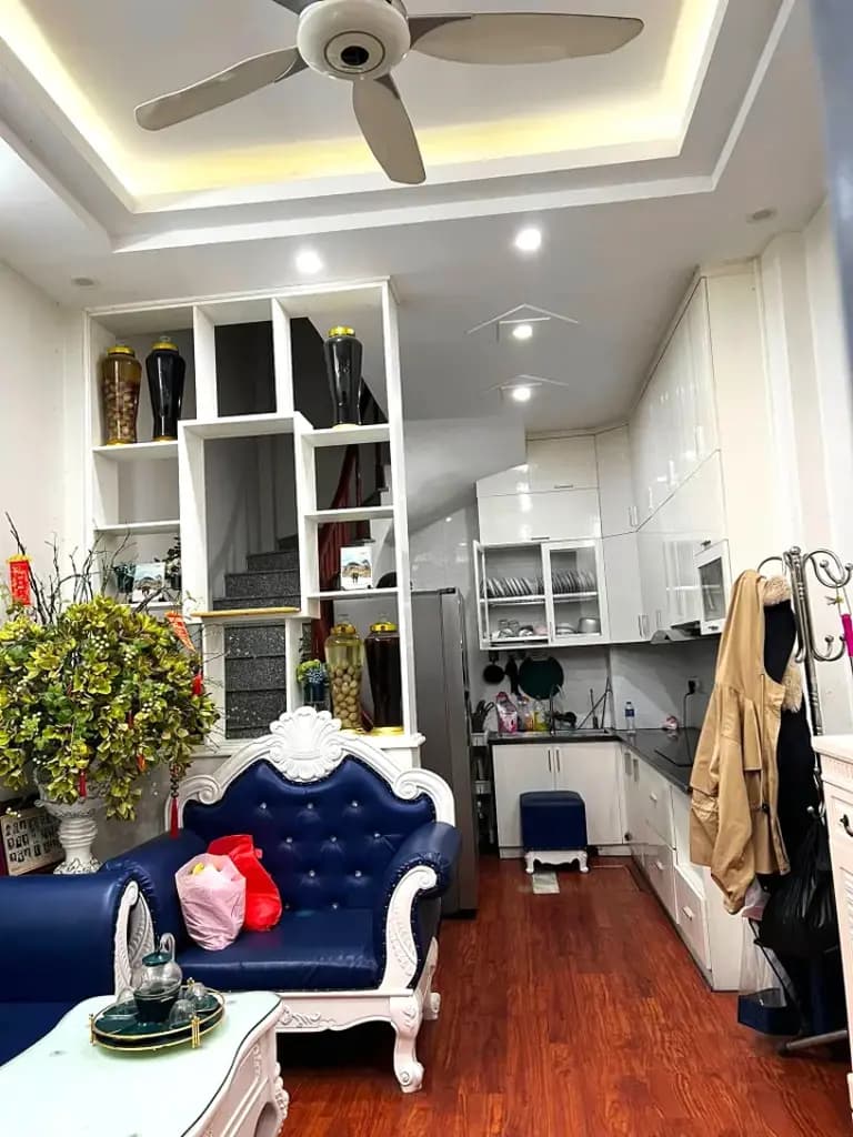Cho thuê nhà ngõ 235 PHẠM VĂN ĐỒNG, Bắc Từ Liêm. 14 triệu/tháng. Ưu tiên: Gia đình, KD Onl, Nhóm đi làm tối đa 6 người.