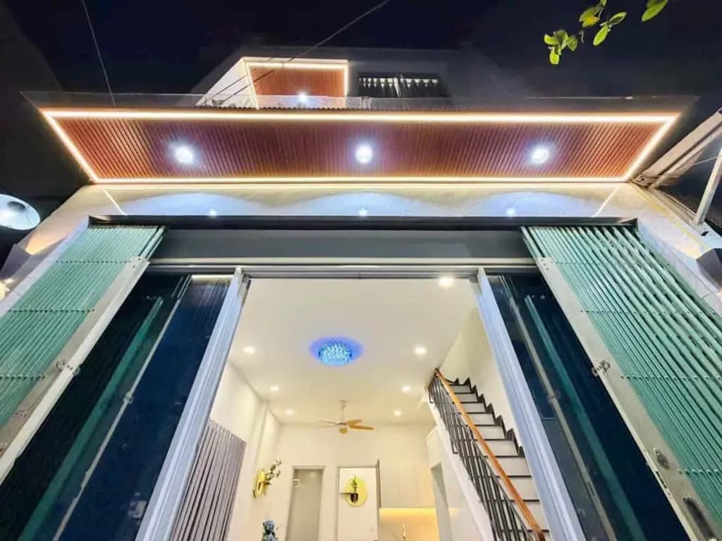 Main-Bán nhà chính chủ , sổ riêng , chỉ 2 Tỷ 200 triệu , DT 32m2 ở Hoàng Văn Thụ P4 Tân Bình-0