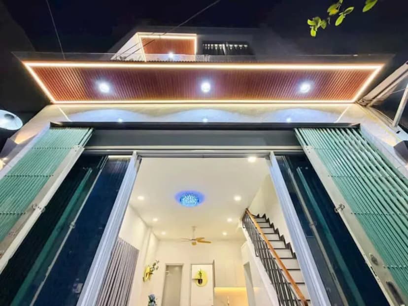 Bán nhà chính chủ , sổ riêng , chỉ 2 Tỷ 200 triệu , DT 32m2 ở Hoàng Văn Thụ P4 Tân Bình