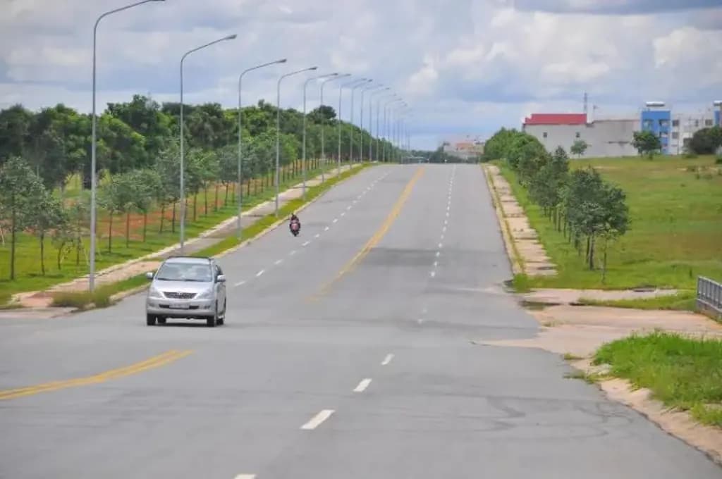 Main-CHỦ NGỘP BÁN RẺ LÔ ĐẤT 250M2 NGAY TRƯỜNG HỌC - CHỢ VÀ KCN GIÁ CHỈ 340TR-2