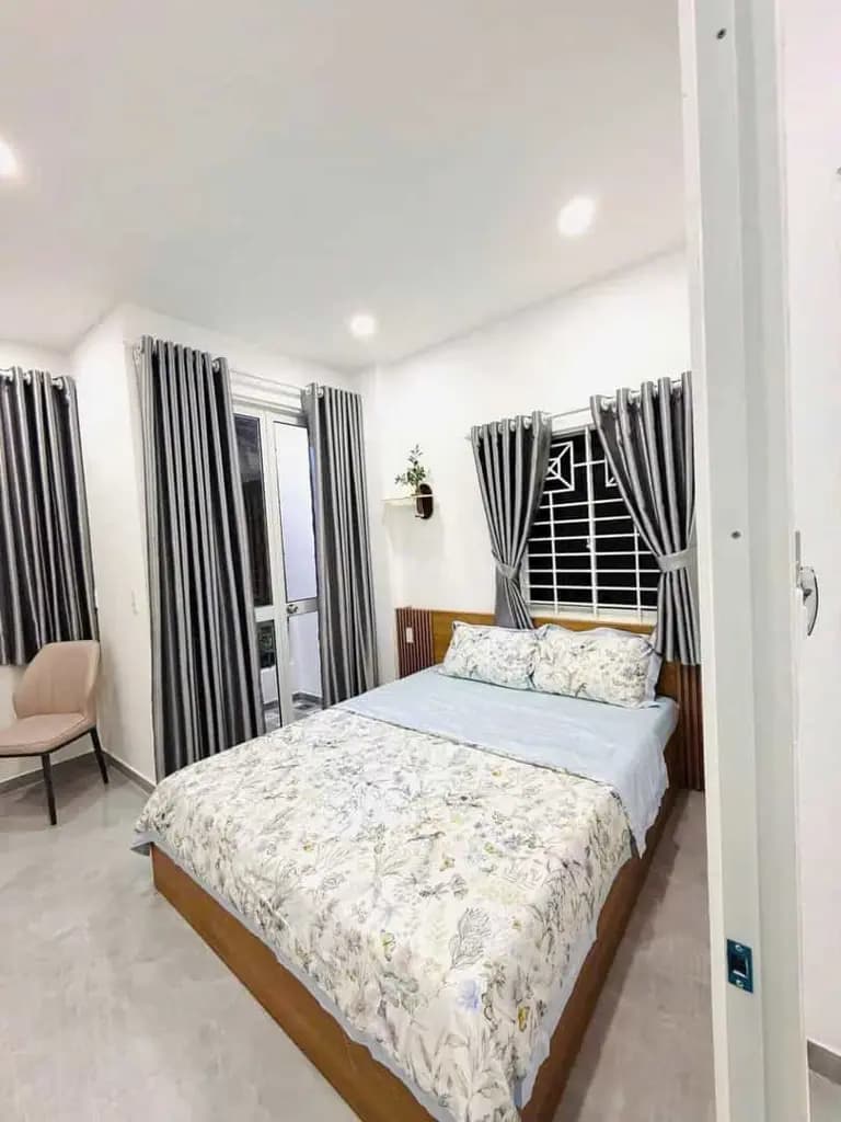 Main-Bán nhà chính chủ , sổ riêng , chỉ 2 Tỷ 200 triệu , DT 32m2 ở Hoàng Văn Thụ P4 Tân Bình-4