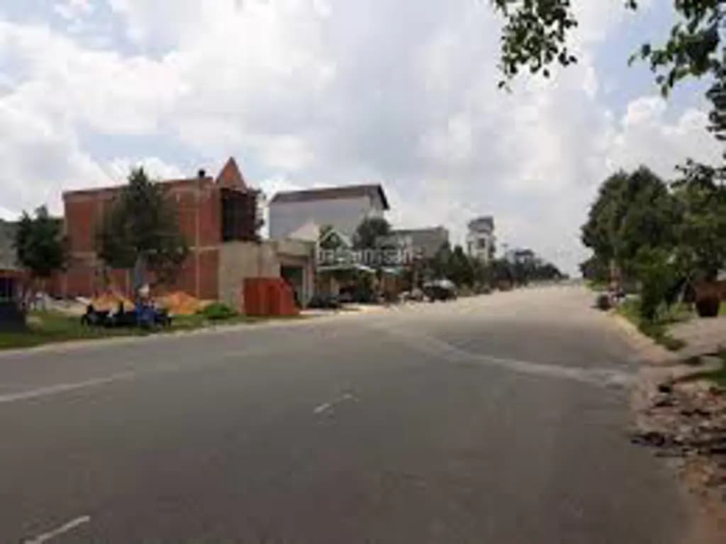 Main-CHỦ NGỘP BÁN RẺ LÔ ĐẤT 250M2 NGAY TRƯỜNG HỌC - CHỢ VÀ KCN GIÁ CHỈ 340TR-4