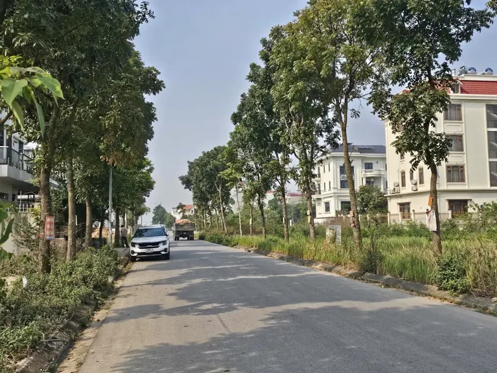 Main-Bán đất KĐT đại hoàng long dãy OBT3 lô góc nhìn thẳng hồ. Mặt đường lý thánh tông. Diện tích 340m mặt tiền 15m hướng đông nam & tây nam. Phường võ cường tỉnh bắc ninh-2