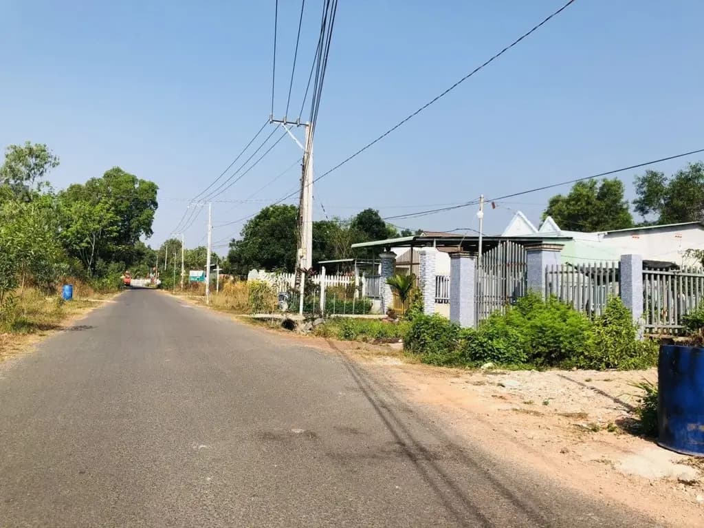 Main-BÁN GẤP LÔ ĐẤT 1501m2, MT SỔ HỒNG, T.CƯ GIÁ 470TR, SÁT CHỢ, KCN. ĐẤT THUỘC THỊ XÃ-2