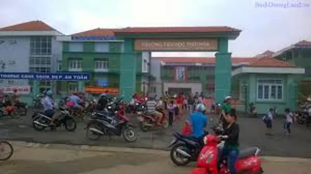 Main-CHỦ NGỘP BÁN RẺ LÔ ĐẤT 250M2 NGAY TRƯỜNG HỌC - CHỢ VÀ KCN GIÁ CHỈ 340TR-6