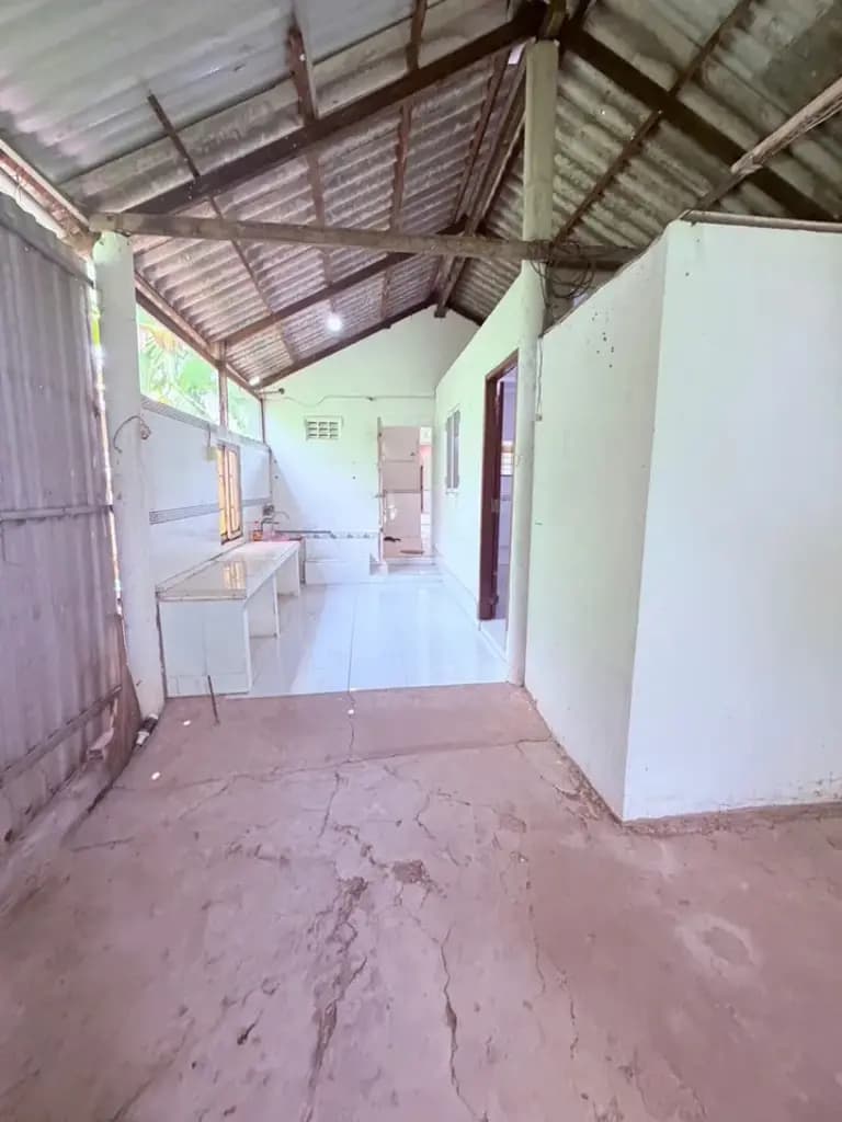 Main-CHỈ CÒN 790 TRIỆU ( ❤️💚 NHÀ CÒN MỚI – SÁT CHỢ ĐỨC TÂN, TÂN TRỤ – LONG AN 🏡 Diện tích: 243m² đất thổ cư 🏠 Nhà xây dựng hơn 100m², còn mới khoảng 95% 🛏️ 2 phòng ngủ – xách vali vào ở ngay 📍 Chỉ cách chợ Đức Tân khoảng 250m – cực kỳ-6
