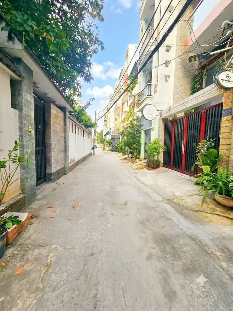 Main-Bán nhà 4x16, trệt 3 lầu, ô tô đậu nhà sát rạch Xuyên Tâm ngay Nơ Trang Long-1