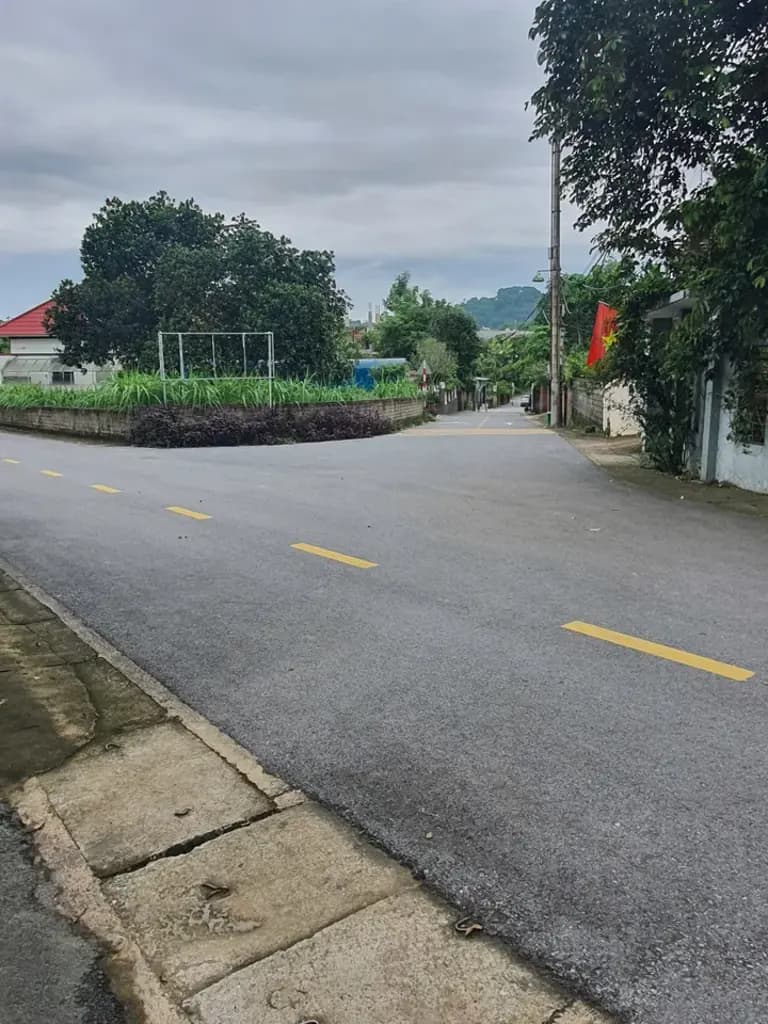 Bán Đất 100m2 có sẵn 100 m2 thổ cư giá 2.3 tỷ tại - Chọn - Xã Thạch Hoà Huyện Thạch Thất Hà Nội