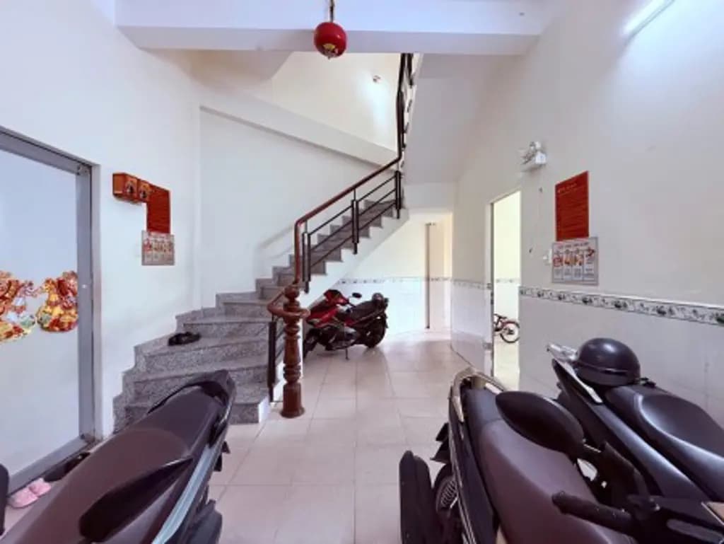 Main-Bán nhà phố Vinhomes Hóc Môn 4 tầng BTCT mới đẹp, ở được ngay-2