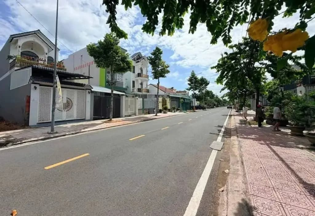 Main-Bán Đất 100m2 có sẵn 100 m2 thổ cư giá 1.6 tỷ tại Đường Hữu Nghị Phường Xuân Khanh Thị xã Sơn Tây Hà Nội-1