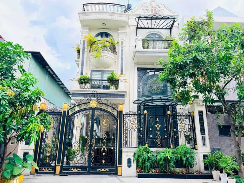 BIỆT THỰ BÌNH LỢI 185M² (10×18.5) - HỒ BƠI - HẦM ĐỂ 2 Ô TÔ - THANG MÁY NHẬT BẢN
