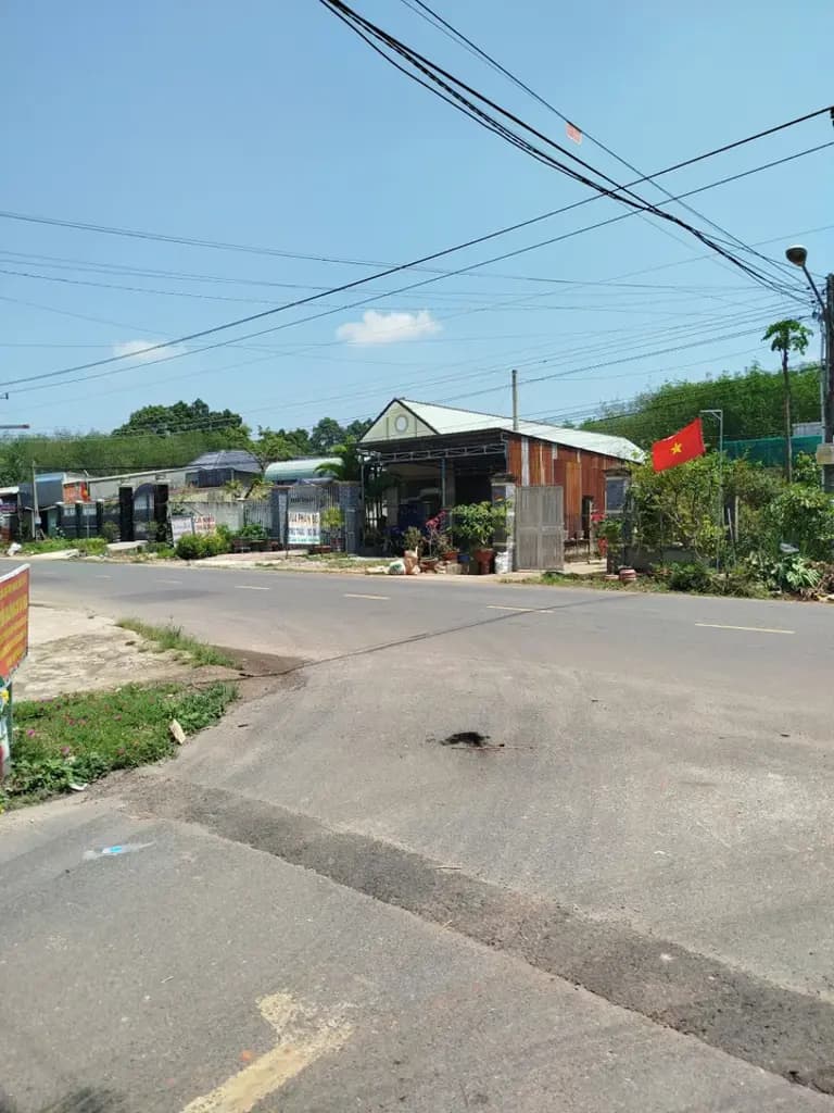 Main-Bán đất 6x57 thổ cư, cách đường lớn đúng 100m, có điện, nước máy ở Bình Dương-1