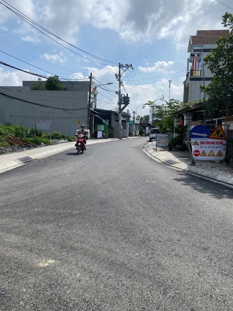 Mặt tiền kd đường 8 Long Phước, gần chợ Long Phước, tp HCM