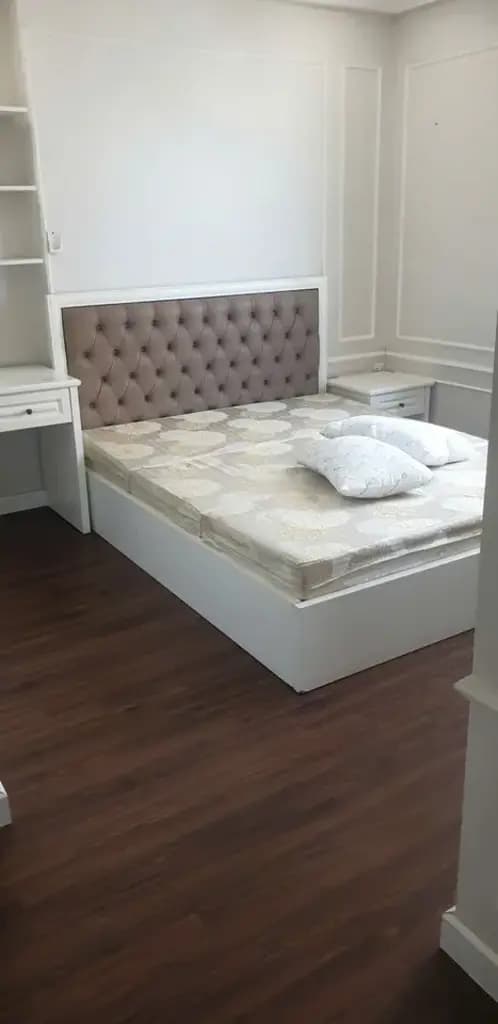 Main-Cho thuê Căn hộ chung cư cao cấp 5 ngủ DT 200m2 giá 50 triệu tại Vincom Đường Trần Duy Hưng-1