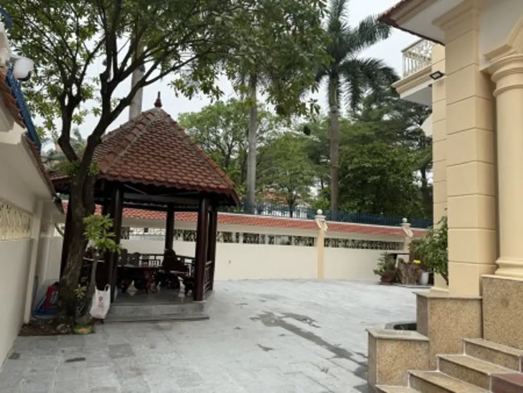 Main-Cho thuê biệt thự gần sông, khí hậu mát mẻ quanh năm-0
