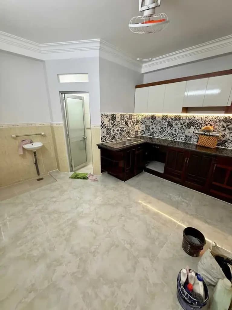 Main-KHU ĐỒNG BỘ CAO TẦNG TRỊNH ĐÌNH TRỌNG HẺM XE HƠI 48M2 5 TẦNG 5PN 5WC SÂN THƯỢNG CHỈ 8.9 TỶ-3