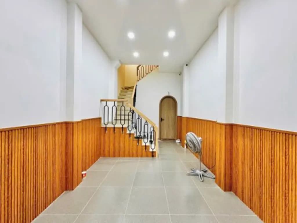 Main-CHDV cần bán Hoàng Sa hẻm thông 4 tầng 6pn bán gắp 9,4tỷ-3