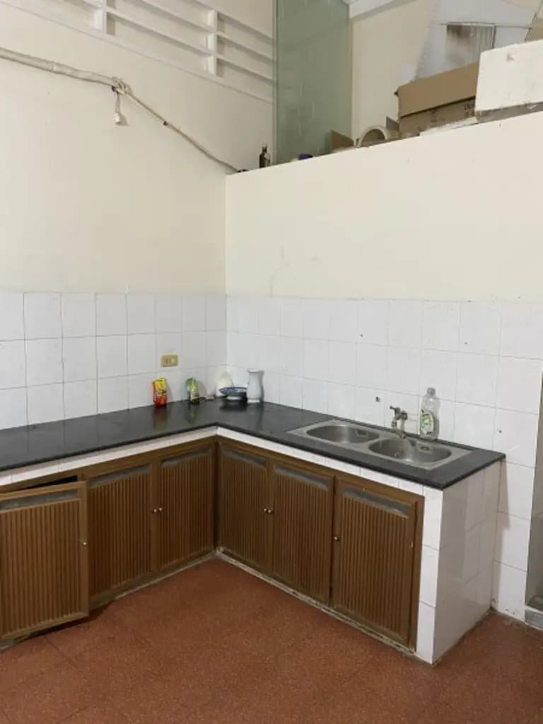 Main-Cho thuê nhà mặt tiền nguyên căn đường Nguyễn Trung Trực, DT 5X16m, 1 trệt 2 lầu, vị trí trung tâm.-3