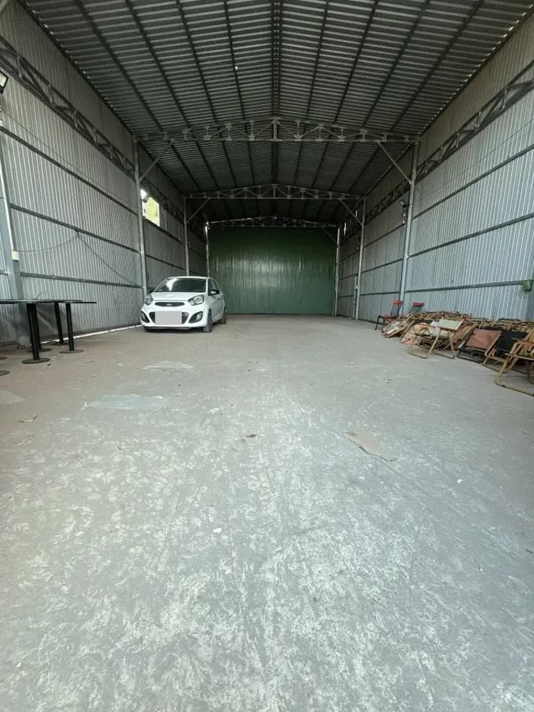 Cho thuê kho xưởng 240m2 giá 6,5 triệu đường xe container