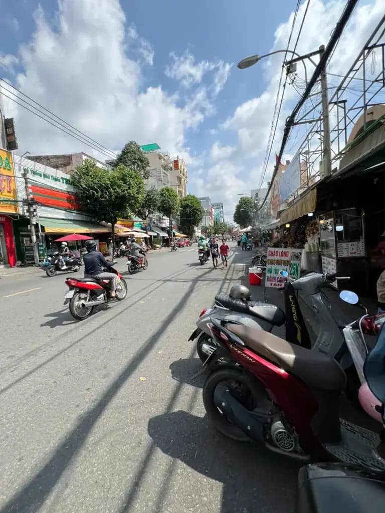 Bán Nhà Mặt Tiền Bùi Văn Ba Q7. DT 10x19m giá đầu tư 23 tỷ
