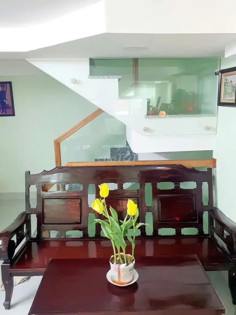 Cho thuê rẻ nguyên căn 1 trệt 3 lầu Nguyễn Đình Chiểu Quận 3 TP.HCM
