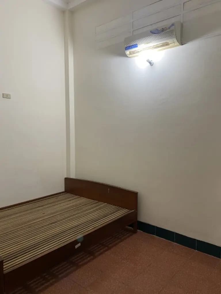 Main-Cho thuê nhà mặt tiền nguyên căn đường Nguyễn Trung Trực, DT 5X16m, 1 trệt 2 lầu, vị trí trung tâm.-5