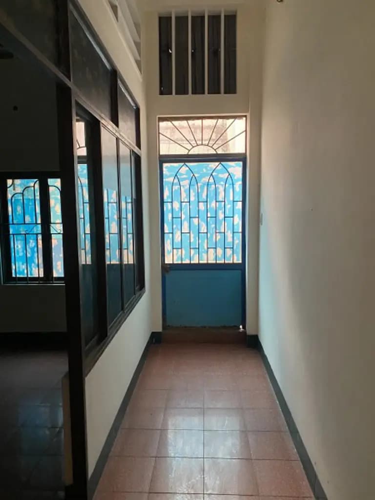Main-Cho thuê nhà mặt tiền nguyên căn đường Nguyễn Trung Trực, DT 5X16m, 1 trệt 2 lầu, vị trí trung tâm.-7