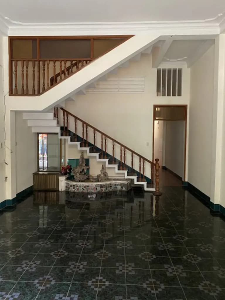 Main-Cho thuê nhà mặt tiền nguyên căn đường Nguyễn Trung Trực, DT 5X16m, 1 trệt 2 lầu, vị trí trung tâm.-1