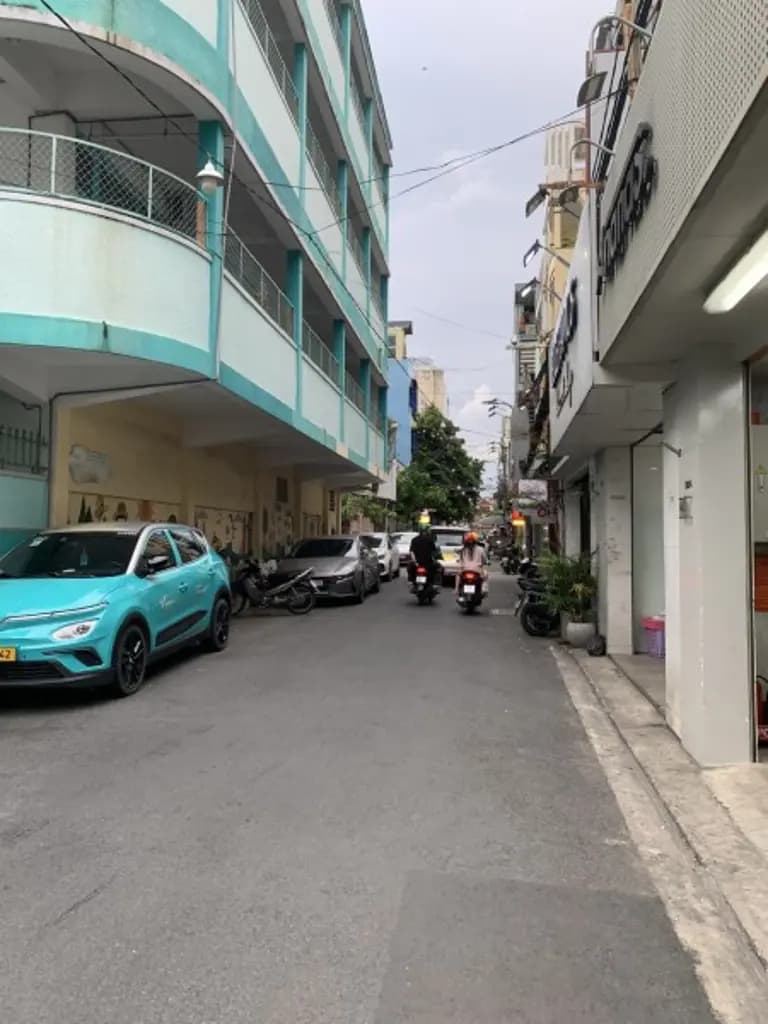 Bán nhà hẻm lớn quận 3, 3 tầng, 61m2, 9.x tỷ