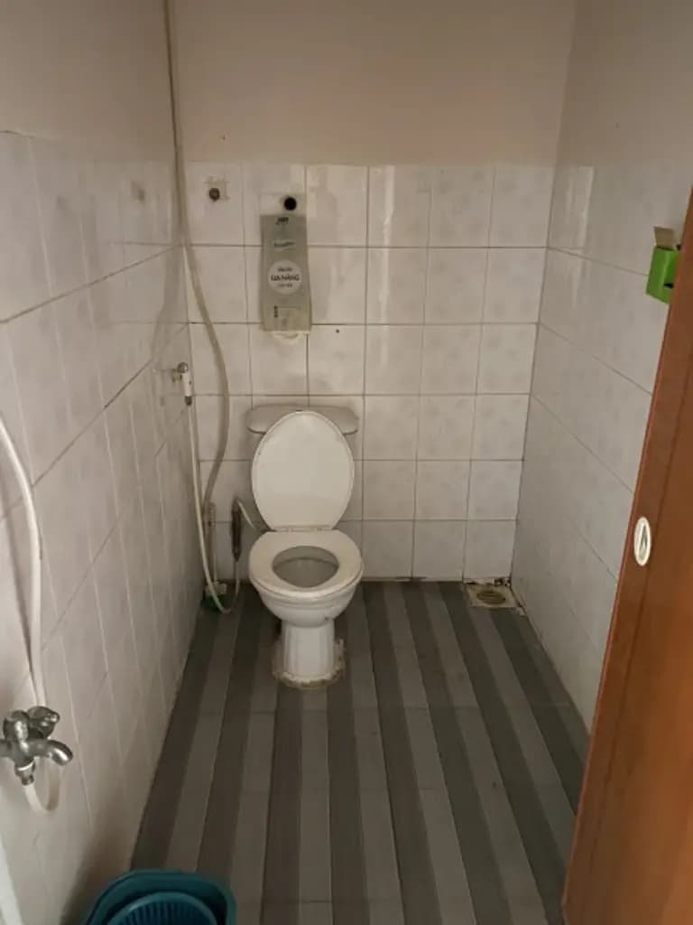 Main-Cho thuê nhà mặt tiền nguyên căn đường Nguyễn Trung Trực, DT 5X16m, 1 trệt 2 lầu, vị trí trung tâm.-4
