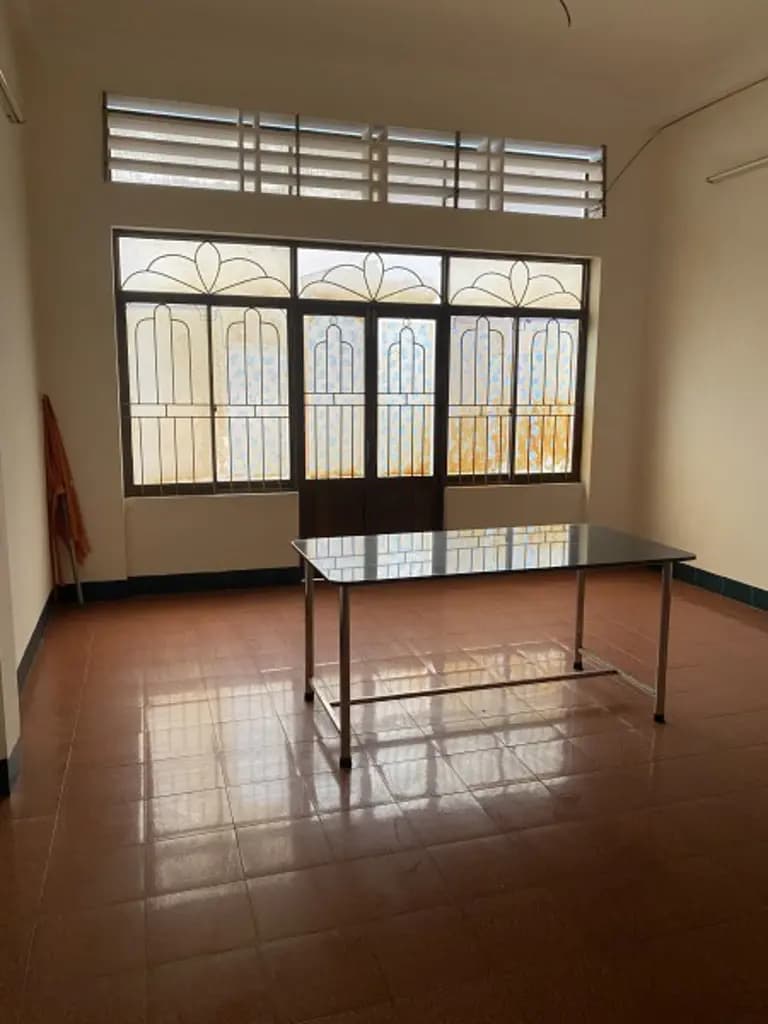 Main-Cho thuê nhà mặt tiền nguyên căn đường Nguyễn Trung Trực, DT 5X16m, 1 trệt 2 lầu, vị trí trung tâm.-8