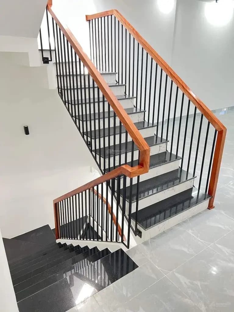 Main-CHO THUÊ NHÀ 3 TẦNG TRỐNG SUỐT – MẶT TIỀN LÊ QUẢNG CHÍ, HÒA XUÂN-1