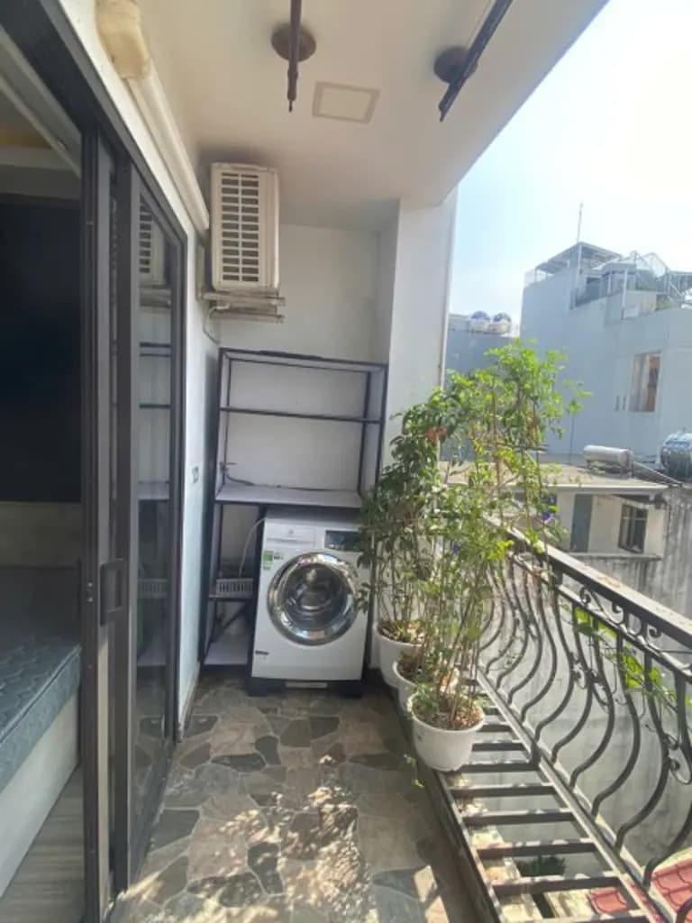 Main-Cho thuê Căn hộ chung cư mini Full đồ cao cấp. Ban công View Hồ Tây cực Chill. Chỉ 7tr-4