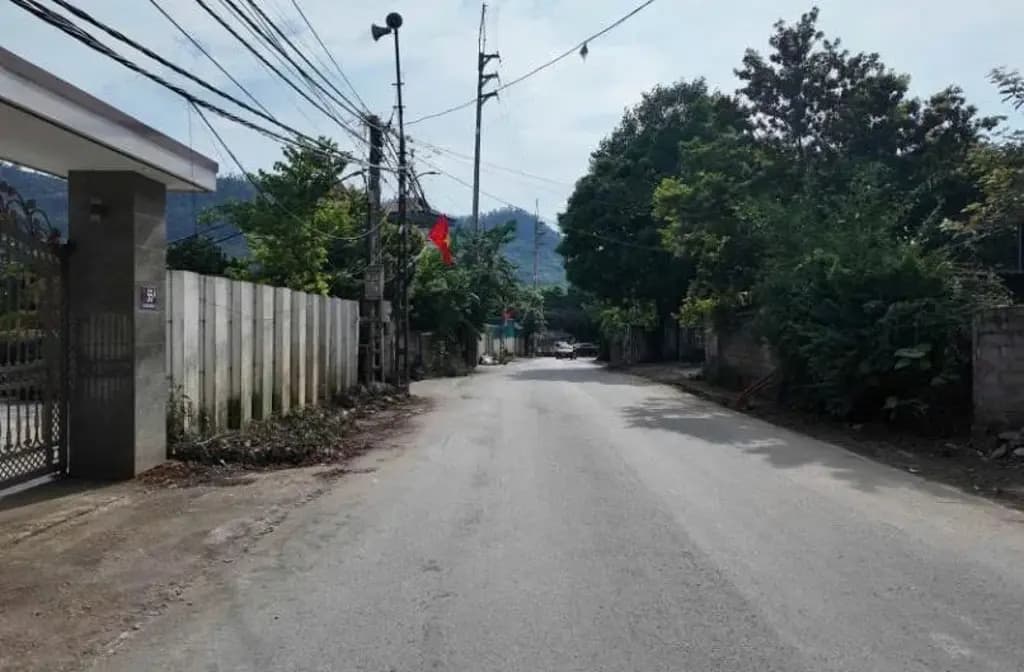 Main-Bán Đất 100m2 có sẵn 100 m2 thổ cư giá 2 tỷ tại Xã Phú Cát Huyện Quốc Oai Hà Nội-1