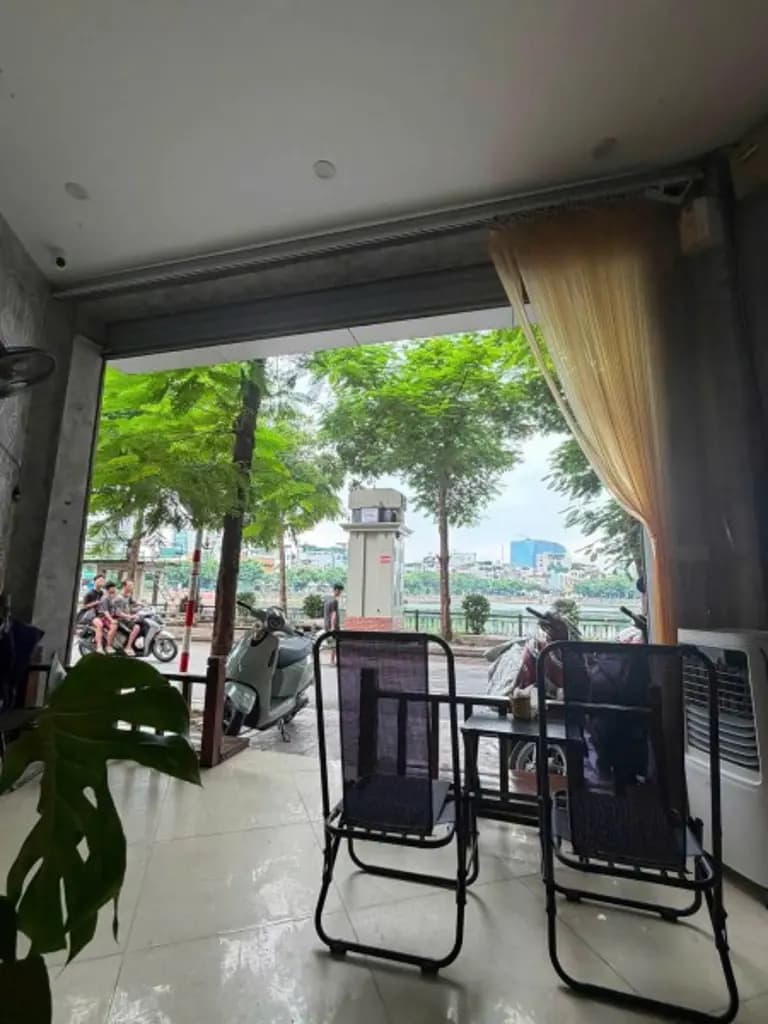 Cho thuê mặt bằng (mặt HỒ LINH QUANG) để kinh doanh - 1 tầng mặt tiền 4,5m
