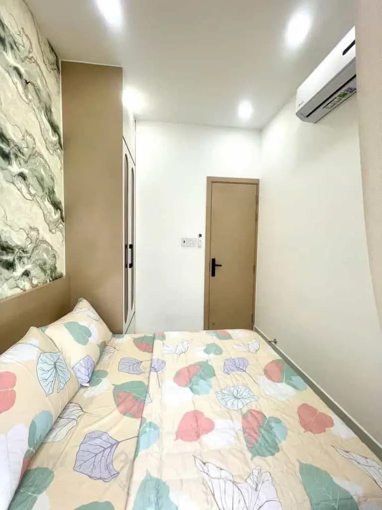 Bán gấp nhà 2Tỷ300 đầy đủ NT đường Bùi Quang Là P12 Gò Vấp , 2PN - Sổ hồng riêng
